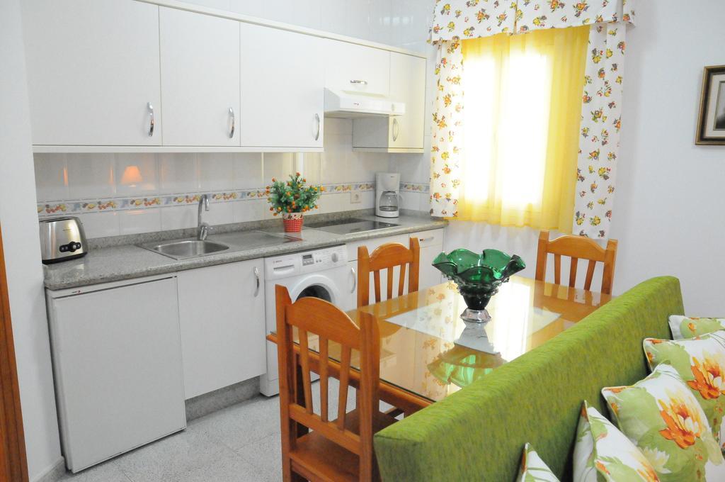 EmyCanarias Holiday Homes Vecindario Vecindario  Habitación foto