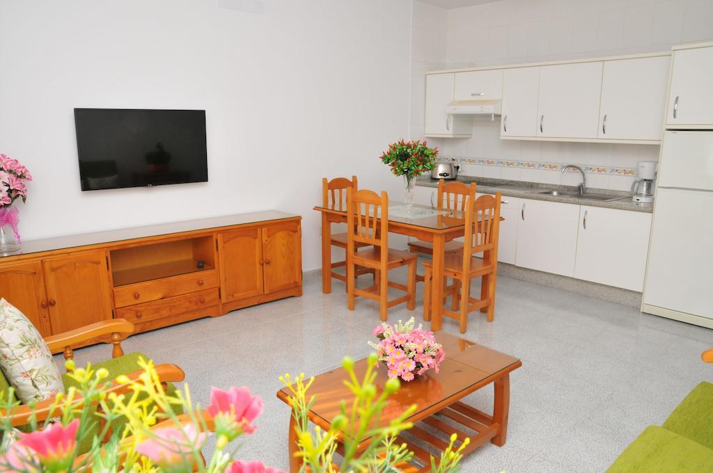 EmyCanarias Holiday Homes Vecindario Vecindario  Habitación foto